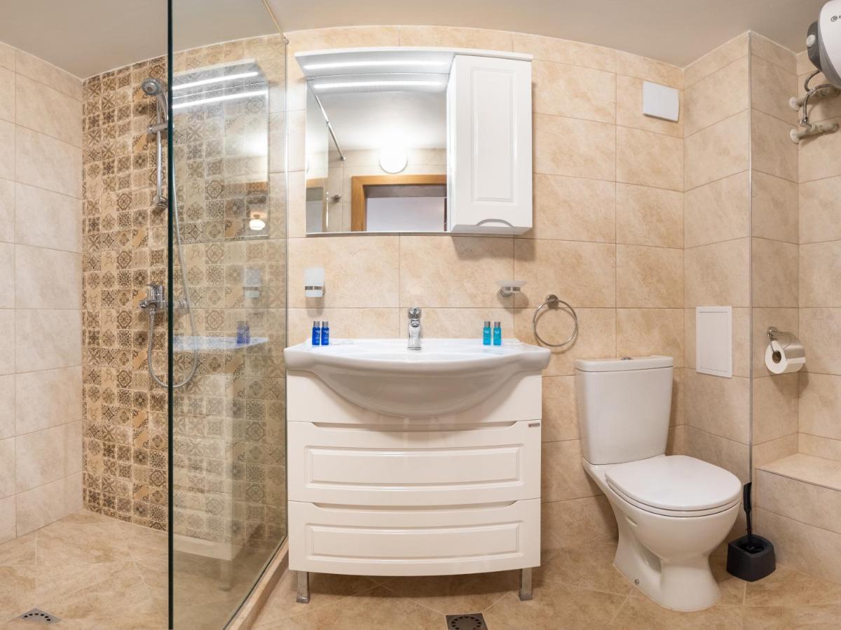 Deluxe And Central Garden Apartment Varna Eksteriør bilde