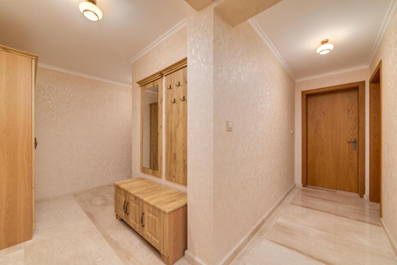 Deluxe And Central Garden Apartment Varna Eksteriør bilde