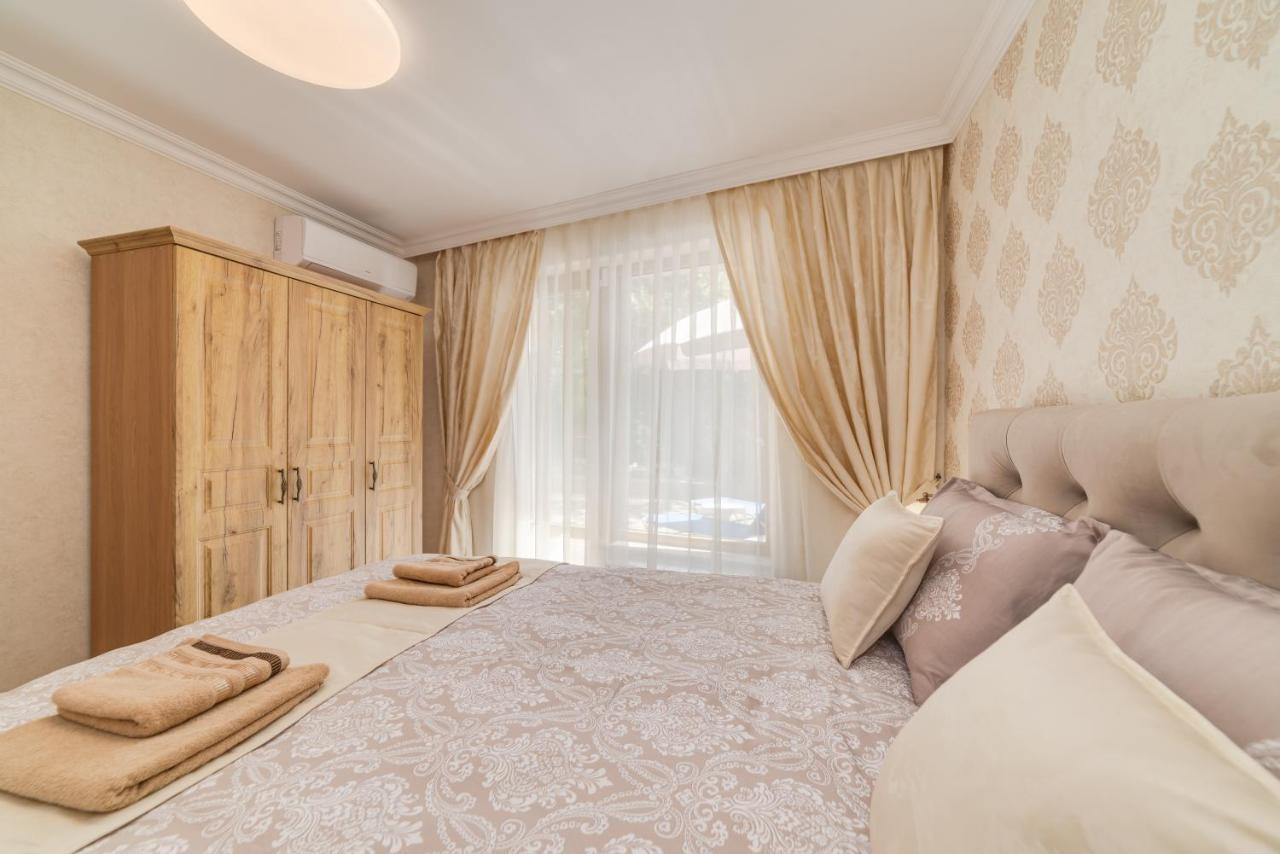 Deluxe And Central Garden Apartment Varna Eksteriør bilde