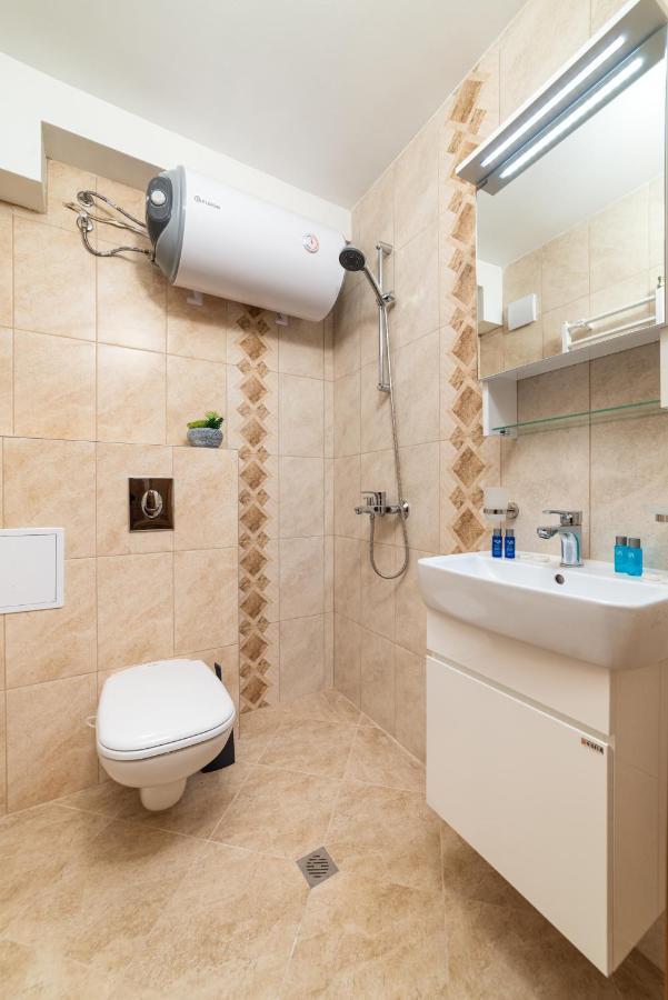 Deluxe And Central Garden Apartment Varna Eksteriør bilde