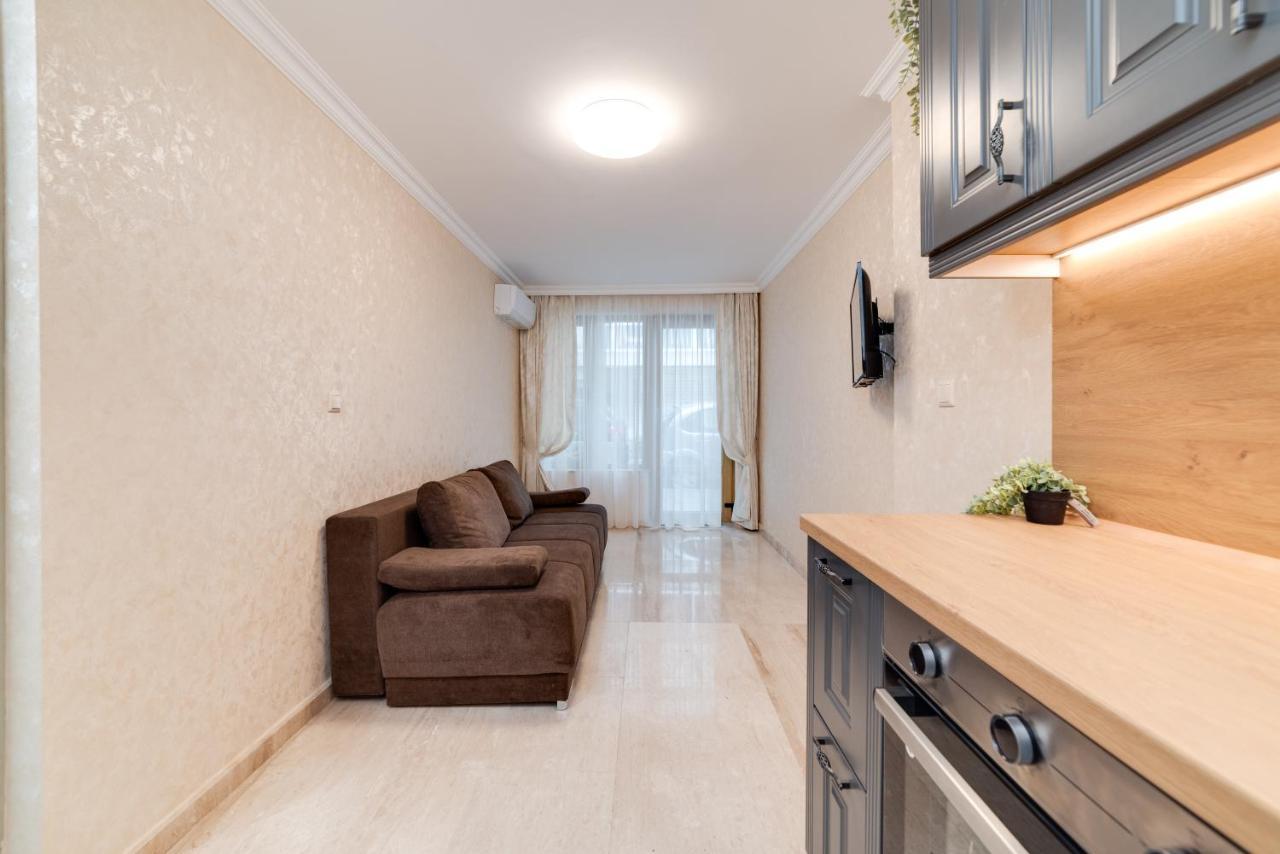 Deluxe And Central Garden Apartment Varna Eksteriør bilde